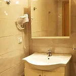 Kavadias *