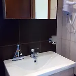 Kavadias *